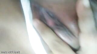 Sexy Sri Lankan Insta girl makes a video for her followers