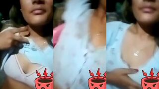 20 yr Cute girl showing small boobs to her lover viral mms