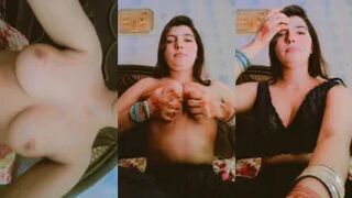 PAKISTANI BUSTY MAAL SQUEEZING TIGHT ROUND BOOBS